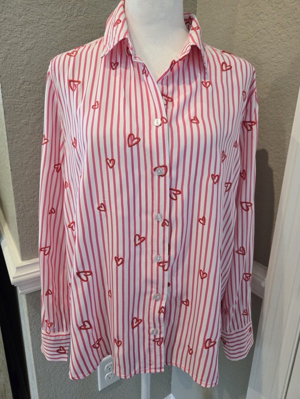Jane & Delancey Heart Embroidered Top